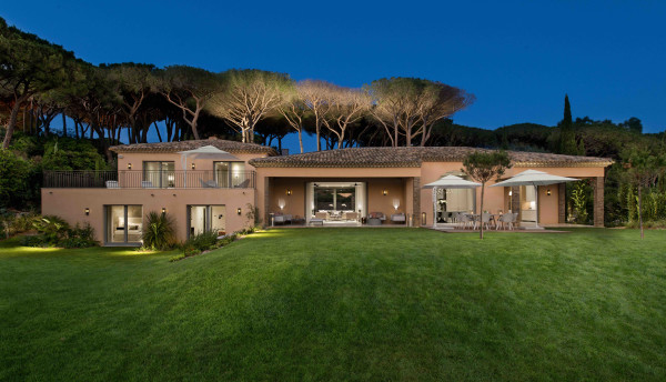 villa in St Tropez : Rent this luxurious 5 bedrooms villa with a direct access to the beach. - Photo 14