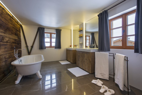 villa in Lech : Rent enchanting chalet with spa, sine cellar and cinema room in Lech, Austria - Photo 12