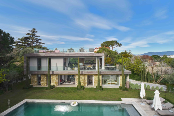 villa in Cap d'Antibes : Rent this modern villa with a lovely view on the roof top. - Photo 26