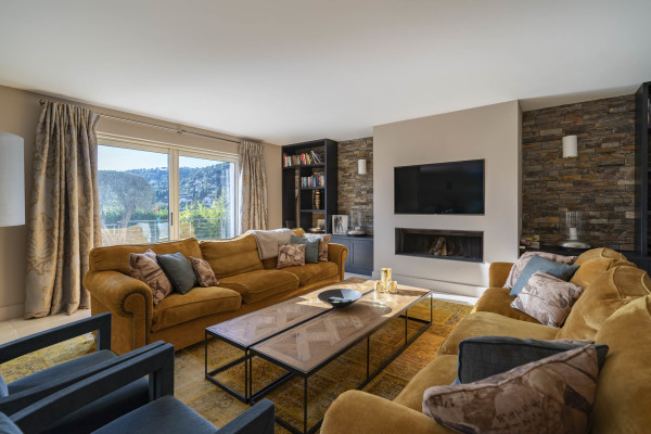 villa in Saint-Paul-de-Vence : Rent spacious modern 6 bedroom villa with view towards St Paul de Vence - Photo 15