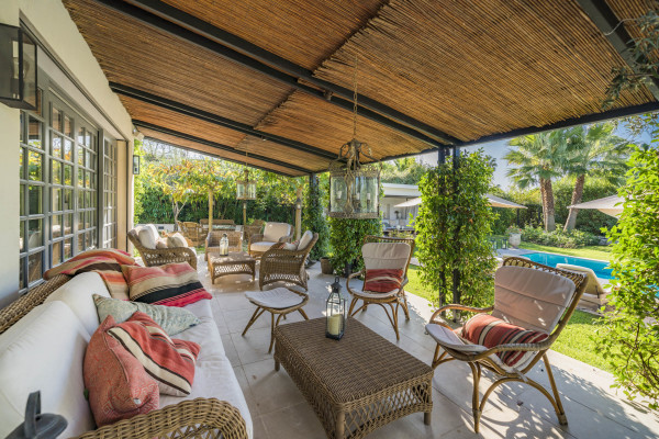 villa in Cap d'Antibes : Rent wonderful 5 bedroom villa with an ideal location on the Cap d'Antibes - Photo 35