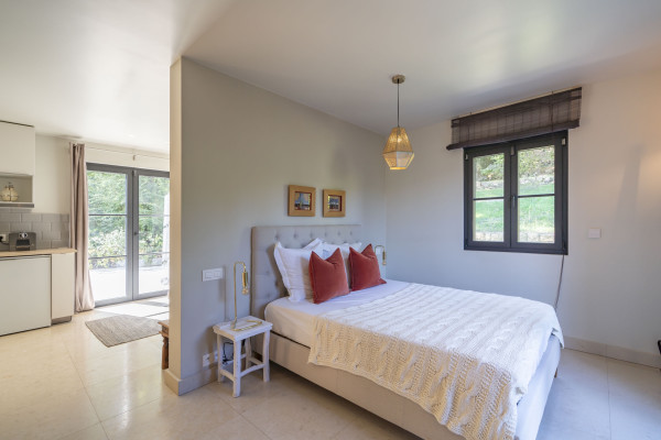 villa in Châteauneuf-Grasse : Rent beautiful newly renovated villa with a stunning tranquil location - Photo 28