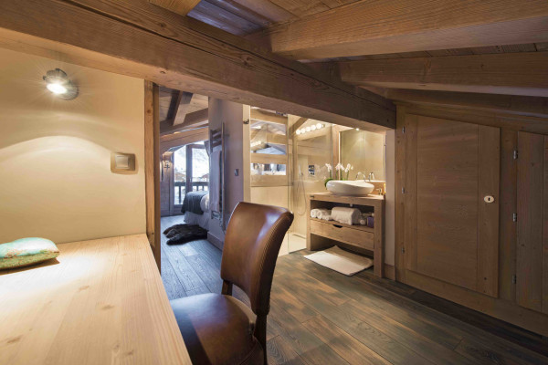 villa in Tignes : Rent this 5 bedroom chalet in Tignes Le lac with a great location. - Photo 17