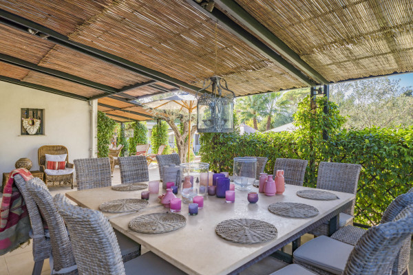 villa in Cap d'Antibes : Rent wonderful 5 bedroom villa with an ideal location on the Cap d'Antibes - Photo 36