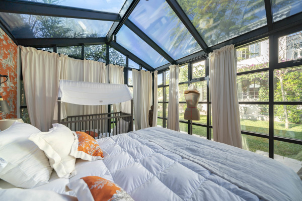 villa in Cap d'Antibes : Rent wonderful 5 bedroom villa with an ideal location on the Cap d'Antibes - Photo 47