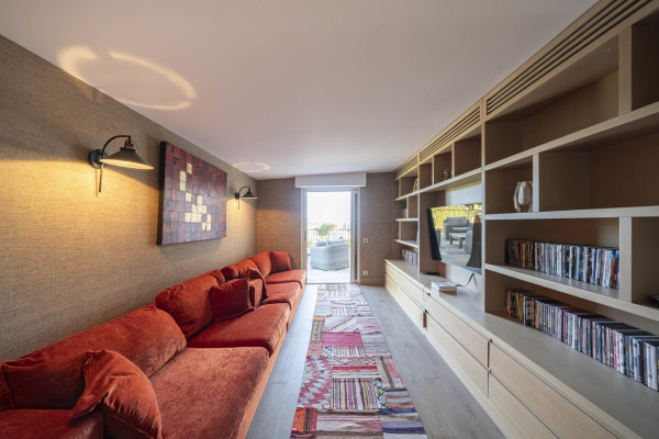 villa in Saint-Paul-de-Vence : Rent spacious modern 6 bedroom villa with view towards St Paul de Vence - Photo 24