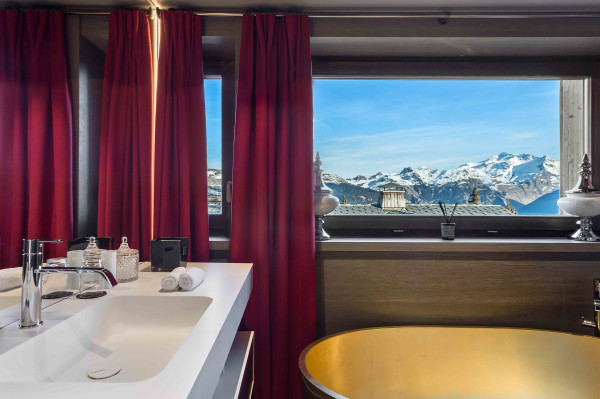 villa in Courchevel : Rent this luxurious 5 bedroom chalet, catered, with all the amenities . - Photo 13