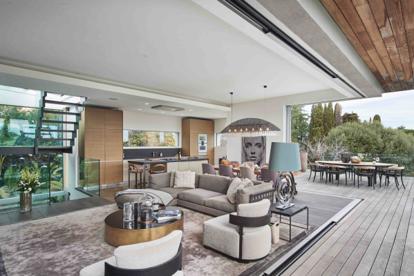 villa in Cap d'Antibes : Rent this modern villa with a lovely view on the roof top. - Photo 2