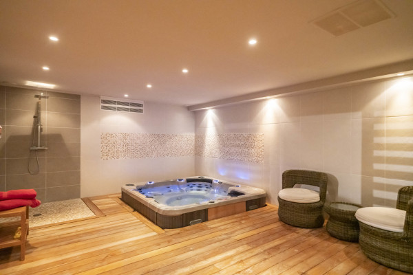 villa in Saint-Paul-de-Vence : Rent spacious modern 6 bedroom villa with view towards St Paul de Vence - Photo 47