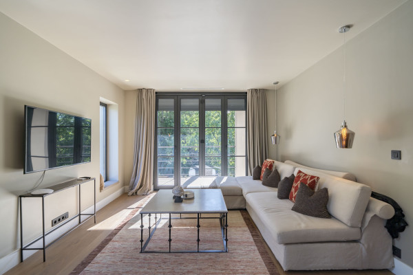 villa in Châteauneuf-Grasse : Rent beautiful newly renovated villa with a stunning tranquil location - Photo 24