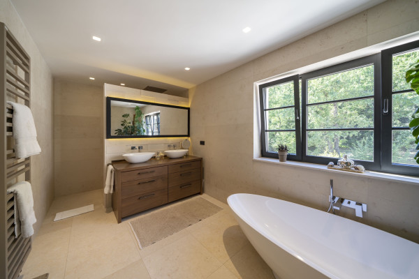 villa in Châteauneuf-Grasse : Rent beautiful newly renovated villa with a stunning tranquil location - Photo 26
