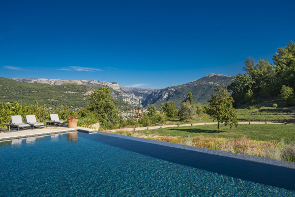 villa in Châteauneuf-Grasse : Rent beautiful newly renovated villa with a stunning tranquil location - Photo 55
