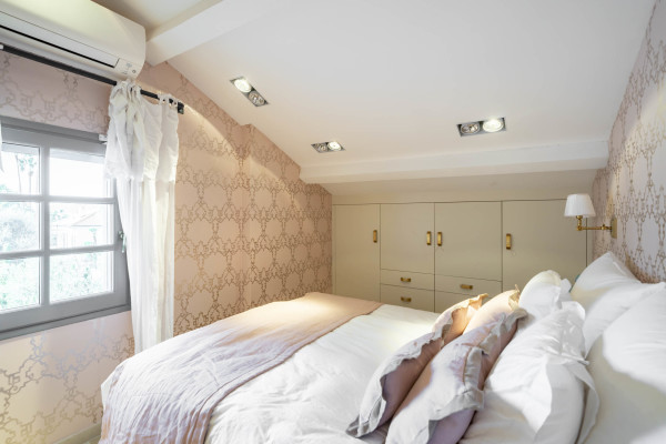 villa in Cap d'Antibes : Rent wonderful 5 bedroom villa with an ideal location on the Cap d'Antibes - Photo 23