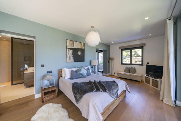 villa in Châteauneuf-Grasse : Rent beautiful newly renovated villa with a stunning tranquil location - Photo 32
