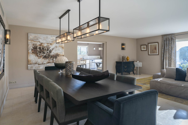 villa in Saint-Paul-de-Vence : Rent spacious modern 6 bedroom villa with view towards St Paul de Vence - Photo 18