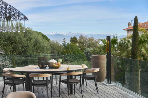 villa in Cap d'Antibes : Rent this modern villa with a lovely view on the roof top. - Photo 5