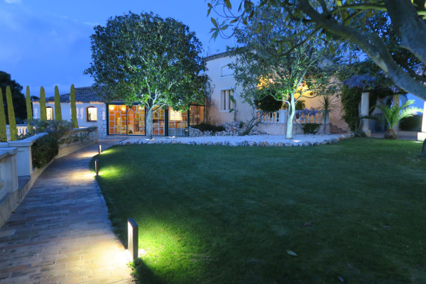 villa in Cannes : Rent this 8 bedrooms with an amazing view of  the Cap d'Antibes and Golfe Juan bay. - Photo 56