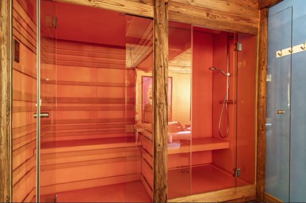 villa in Tignes : Rent this incredible 5 bedroom chalet in Tignes Brevières. - Photo 15