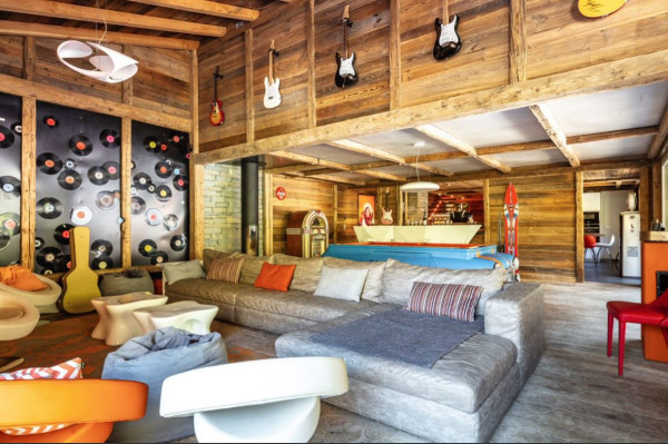 villa in Tignes : Rent this incredible 5 bedroom chalet in Tignes Brevières. - Photo 0
