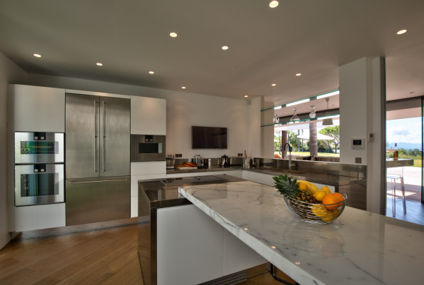villa in Cap d'Antibes : Rent this contemporary villa with a wonderful sea view on the Cap d'Antibes walking distance to the 'Hotel du Cap'. - Photo 4