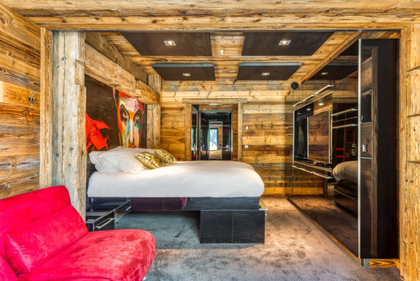 villa in Tignes : Rent this incredible contemporary chalet in Tignes Brevières  with 7 ensuite bedrooms. - Photo 8
