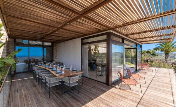 villa in Mougins : Rent gorgeous 5 bedroom villa in the hills of Mougins with a breathtaking seaview - Photo 3