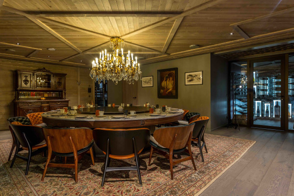 villa in Val Thorens : Rent this luxurious 7 bedroom chalet located in the heart of Val Thorens. - Photo 2