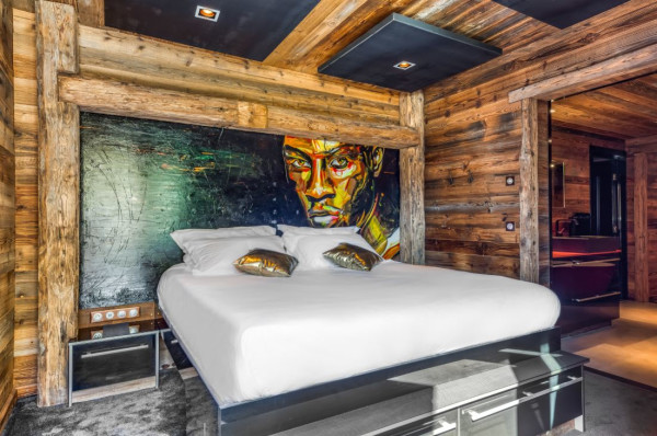 villa in Tignes : Rent this incredible contemporary chalet in Tignes Brevières  with 7 ensuite bedrooms. - Photo 16