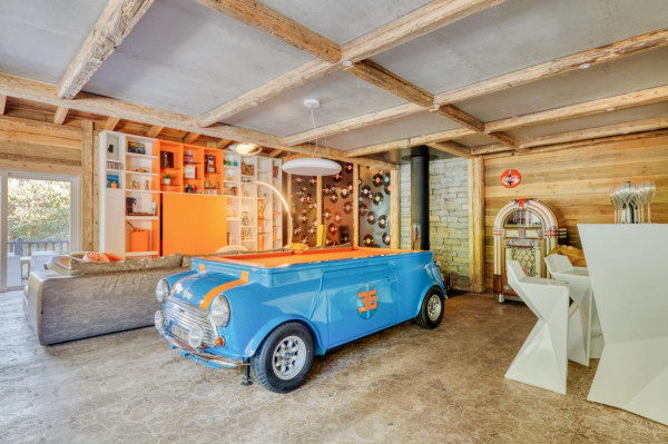 villa in Tignes : Rent this incredible 5 bedroom chalet in Tignes Brevières. - Photo 1