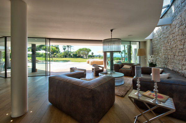 villa in Cap d'Antibes : Rent this contemporary villa with a wonderful sea view on the Cap d'Antibes walking distance to the 'Hotel du Cap'. - Photo 5