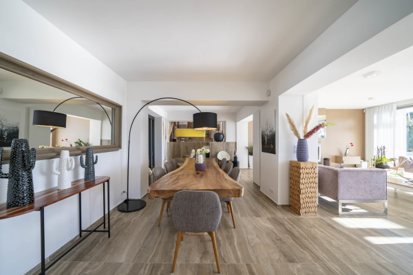 villa in Cannes : Rent this brand new modern villa in Cannes Croix des Gardes with a stuning 180 degree sea view - Photo 12