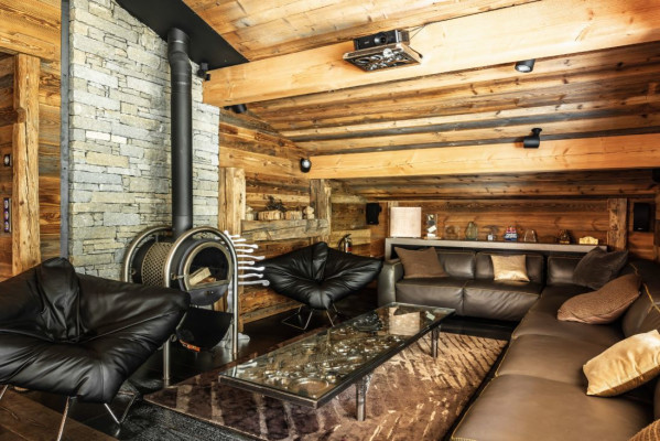 villa in Tignes : Rent this incredible contemporary chalet in Tignes Brevières  with 7 ensuite bedrooms. - Photo 3