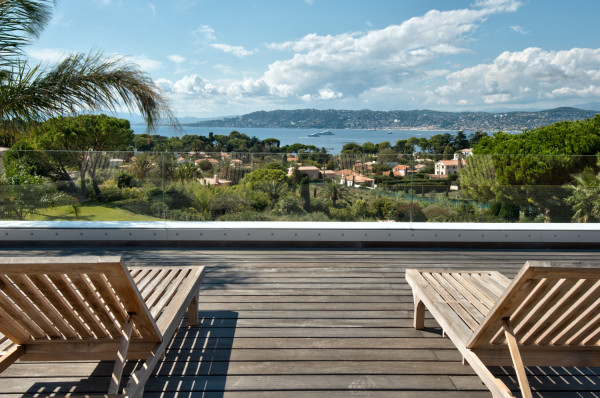 villa in Cap d'Antibes : Rent this contemporary villa with a wonderful sea view on the Cap d'Antibes walking distance to the 'Hotel du Cap'. - Photo 13