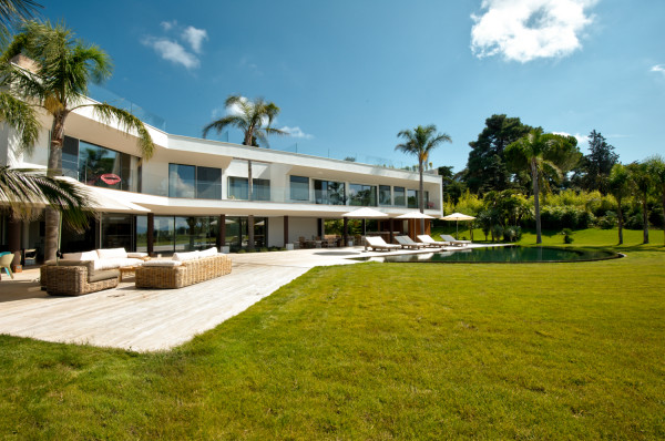 villa in Cap d'Antibes : Rent this contemporary villa with a wonderful sea view on the Cap d'Antibes walking distance to the 'Hotel du Cap'. - Photo 18