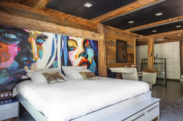 villa in Tignes : Rent this incredible contemporary chalet in Tignes Brevières  with 7 ensuite bedrooms. - Photo 5