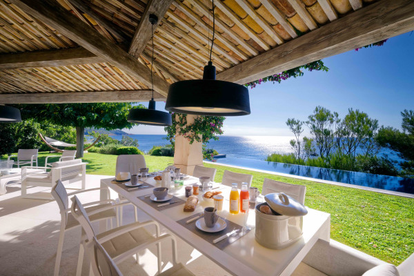 villa in Ramatuelle : Rent this waterfront villa in a private gated domain. - Photo 11