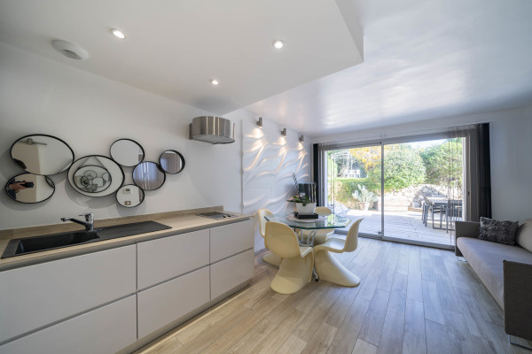 villa in Cannes : Rent this brand new modern villa in Cannes Croix des Gardes with a stuning 180 degree sea view - Photo 28