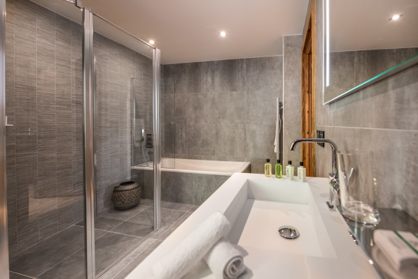 villa in Courchevel : Rent this brand new chalet in Courchevel 1850 close to the slopes, with a lovely spa. - Photo 19