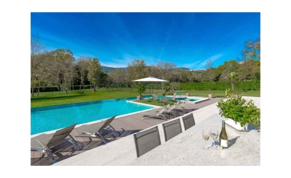 villa in Châteauneuf-Grasse : Rent wonderful newly renovated villa with private tennis court - Photo 13