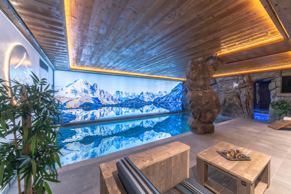 villa in Méribel : Rent this 800 sqm chalet located in Méribel, with a swimming. pool and 8 ensuite bathrooms. - Photo 36