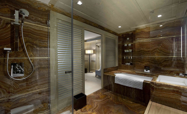 villa in Courchevel : Rent this ski in / Ski out Chalet on the Cospillot slopes for 12 guests. - Photo 10