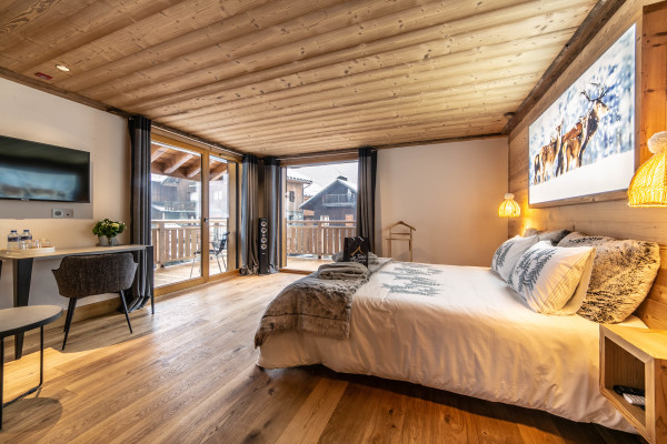 villa in Méribel : Rent this 800 sqm chalet located in Méribel, with a swimming. pool and 8 ensuite bathrooms. - Photo 13
