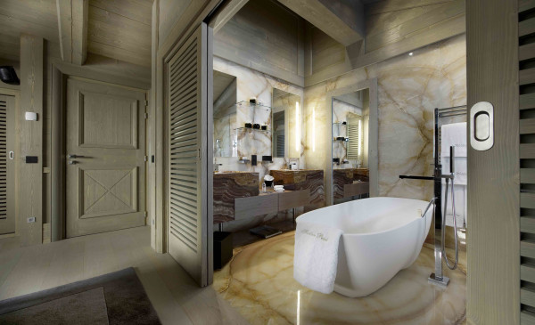 villa in Courchevel : Rent this ski in / Ski out Chalet on the Cospillot slopes for 12 guests. - Photo 9