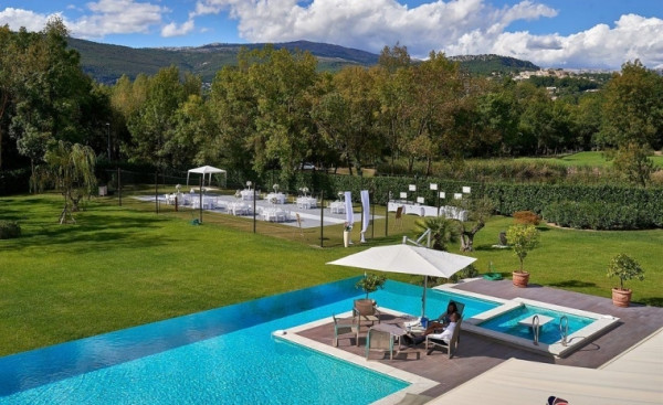 villa in Châteauneuf-Grasse : Rent wonderful newly renovated villa with private tennis court - Photo 16