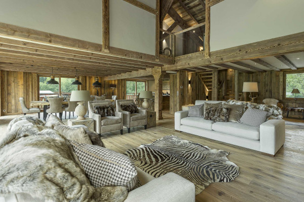 villa in Megève : Rent this luxurious 5 bedrooms chalet on the edge of Rochebrune, over-looking the stunning Mont Charvin. - Photo 2