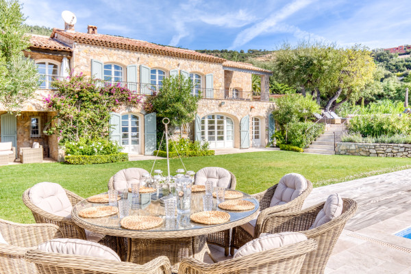 villa in Grimaud : Rent wonderful villa in a prestigious domaine in Grimaud - Photo 1