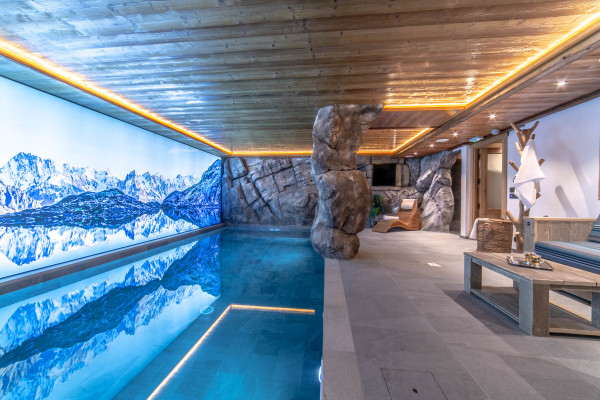 villa in Méribel : Rent this 800 sqm chalet located in Méribel, with a swimming. pool and 8 ensuite bathrooms. - Photo 37