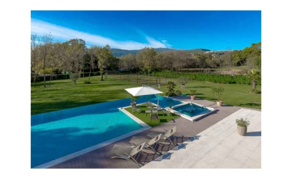 villa in Châteauneuf-Grasse : Rent wonderful newly renovated villa with private tennis court - Photo 15