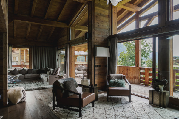 villa in Megève : Rent this fully staffed chalet over looking the stunning Mont d'Arbois in the heart of Megeve. - Photo 3
