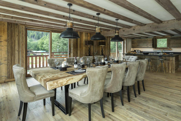 villa in Megève : Rent this luxurious 5 bedrooms chalet on the edge of Rochebrune, over-looking the stunning Mont Charvin. - Photo 4